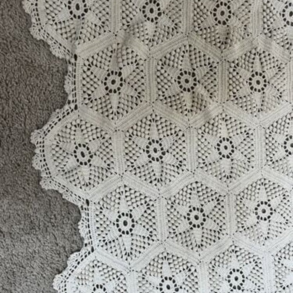 Vintage Crochet Bedspread - Bobble star pattern - ivory - Full Queen